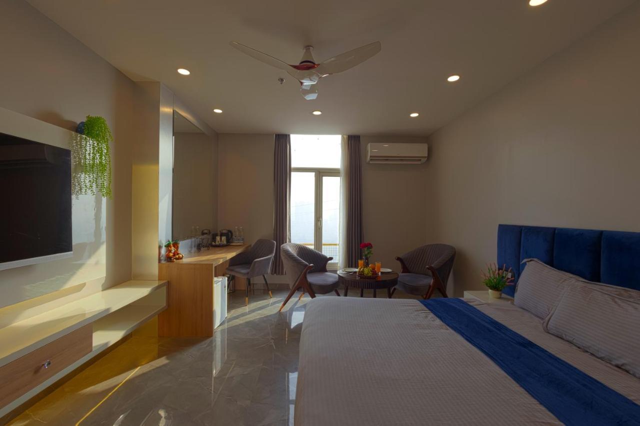 Hotel Bay Laurel Retreat Faridabad Exterior photo